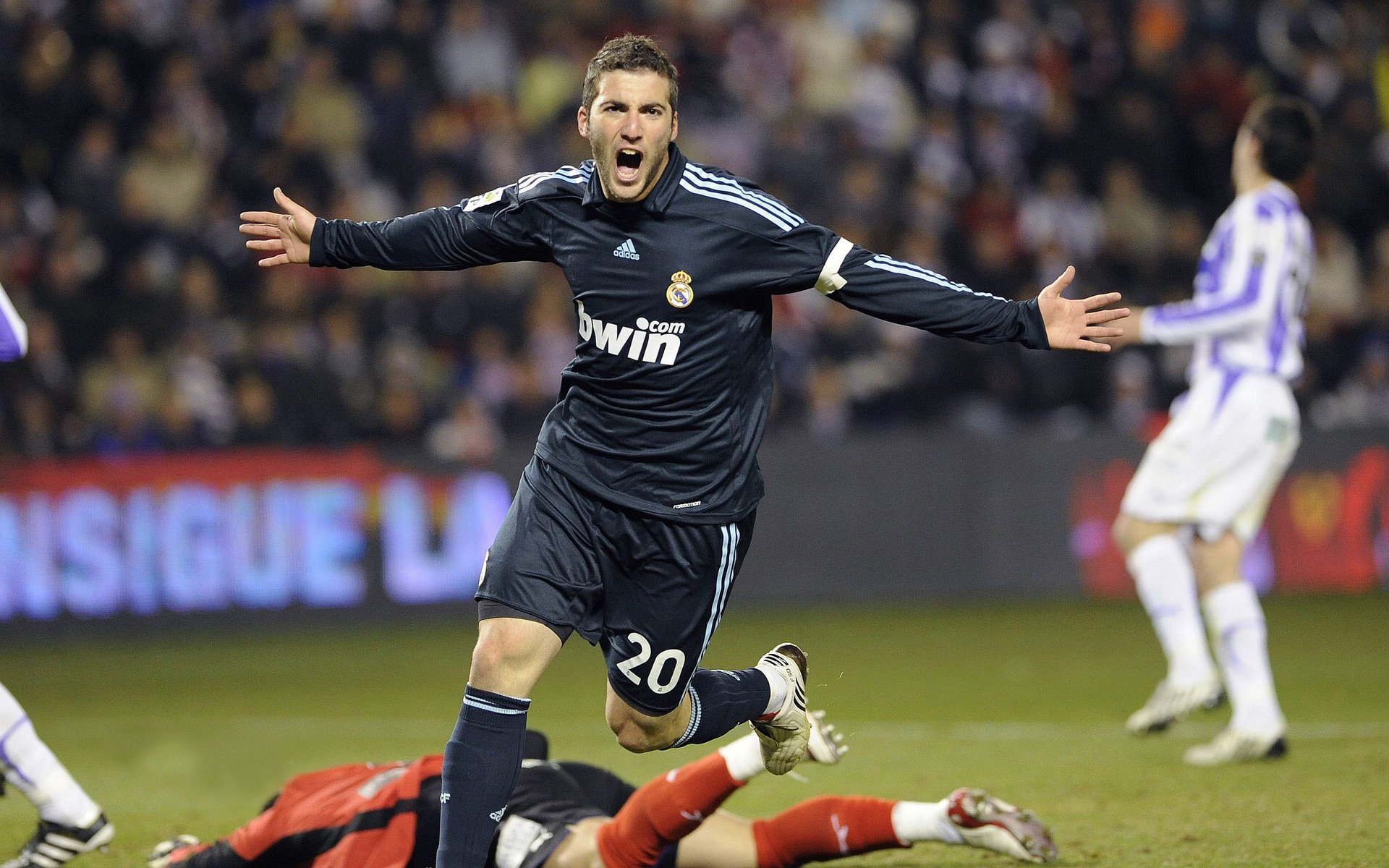 男子队战术改革效果待观察