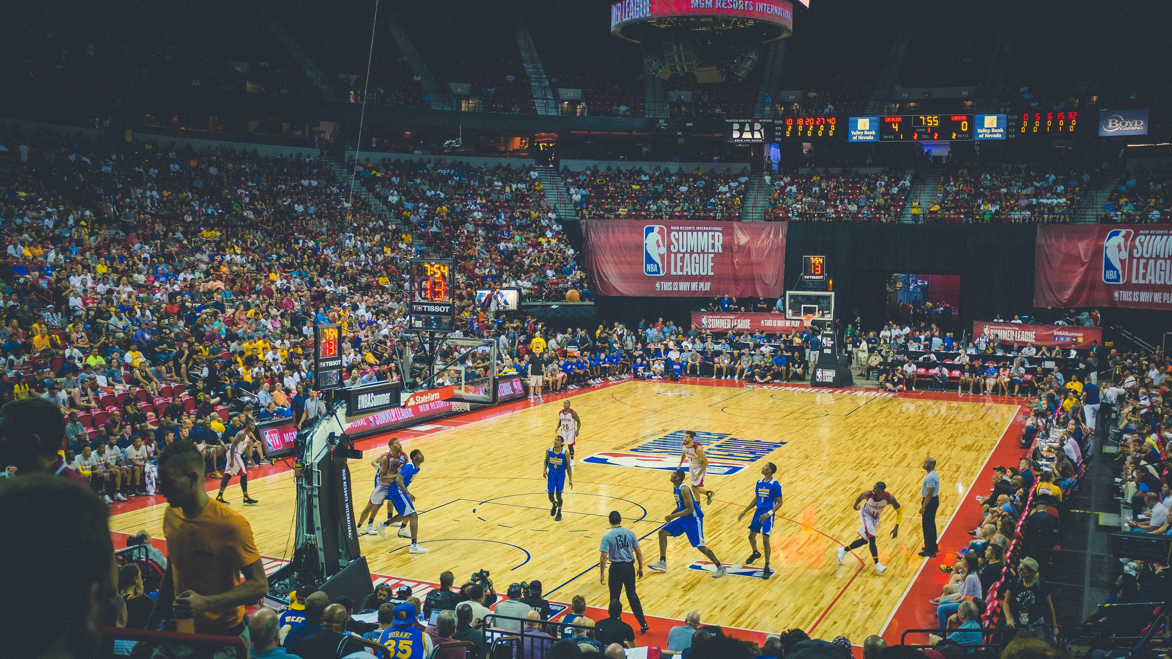 勇士队稳步前行,目标三连冠,勇士队的